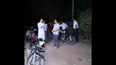 Min inspects broken roads, blames govt voted out 21 months back