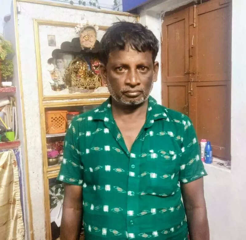 Man dedicates life to helping patients, attendants in Cuttack | Bhubaneswar News