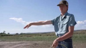 A 14-year-old Montana boy brought his rodeo lasso on a family camping trip; hours later, he used it to save a drowning man
